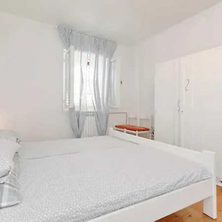 Family House Apartament *